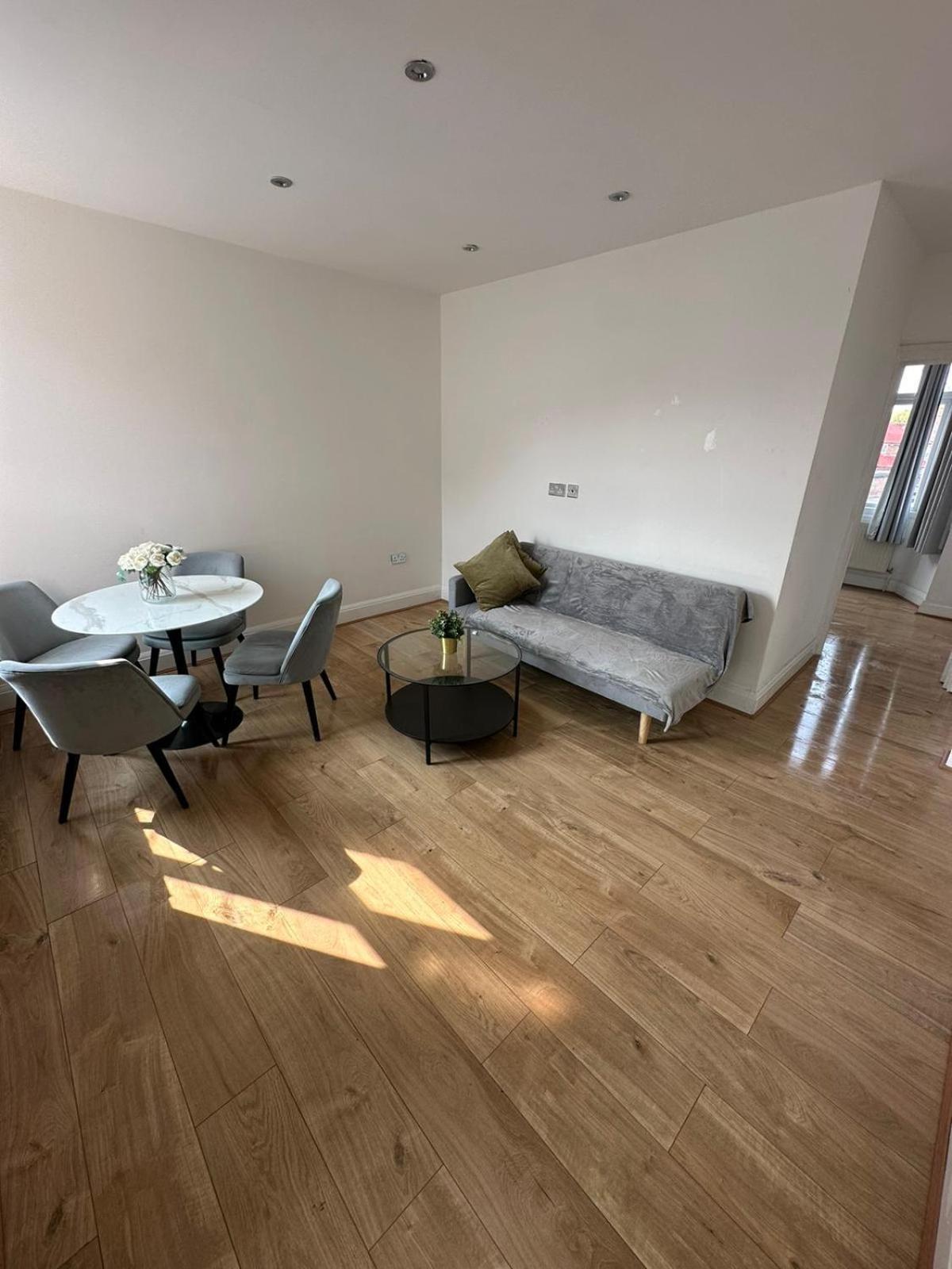 Central & Cozy 3Br Apt - High Chair - Free Parking London Bagian luar foto